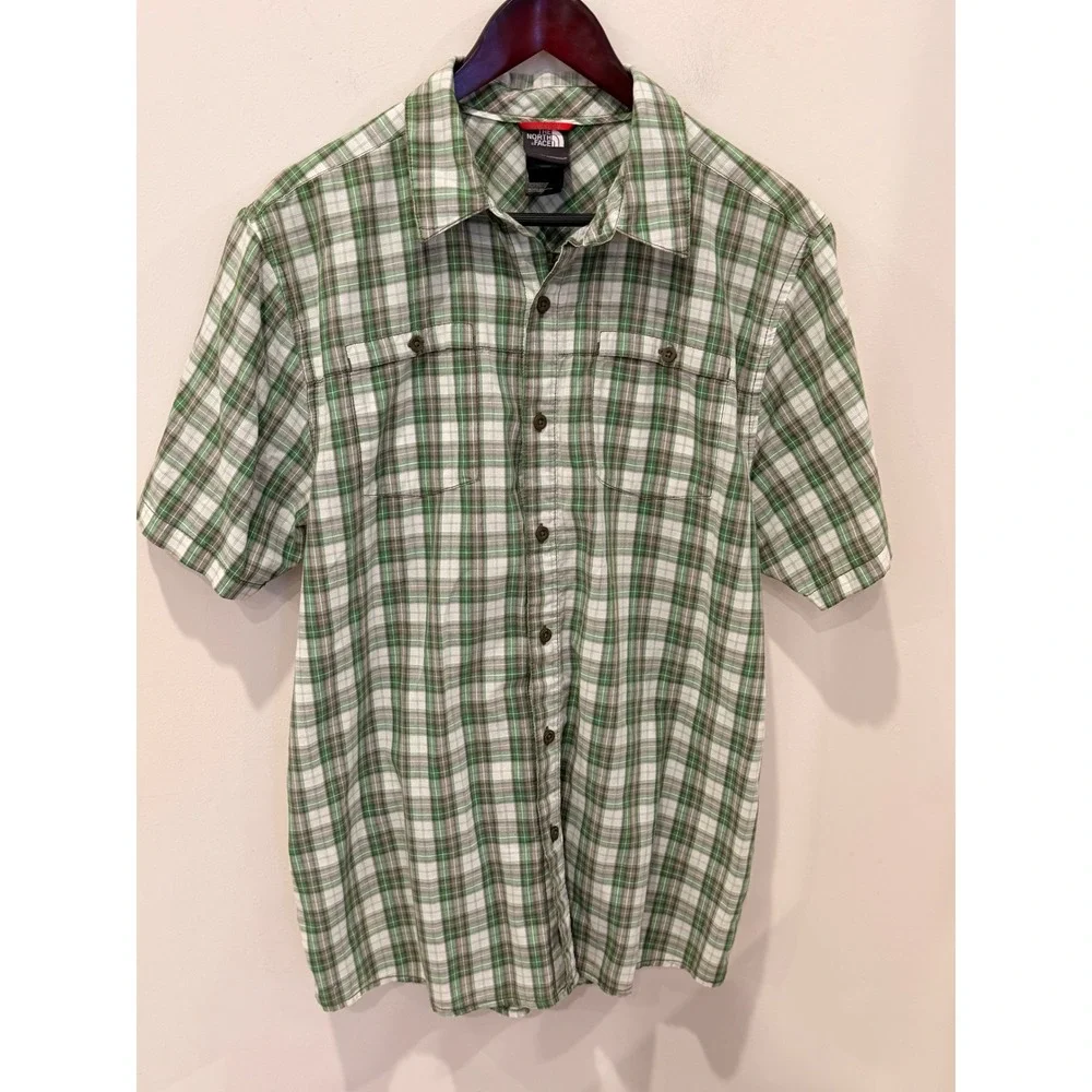 The North Face Mens Large Green Plaid Short Sleeve Button Up Hiking Shirt 1344